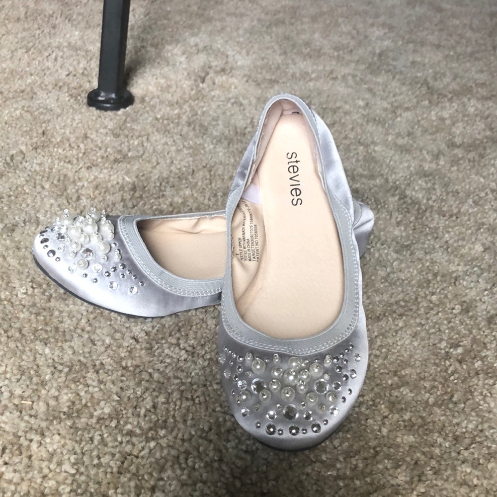 Size 1 slip on dress flats